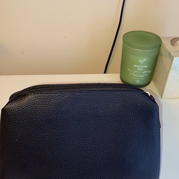 Hand Bag - Picture 2 of 2